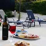 Libero House A Private Pool Oasis Villa *