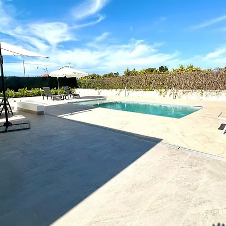 Libero House A Private Pool Oasis ヴィラ シラクーサ