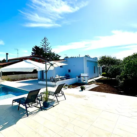 Libero House A Private Pool Oasis Villa *