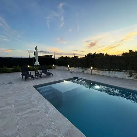 Libero House A Private Pool Oasis Villa